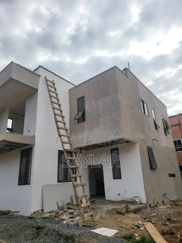 Furnished 4bdrm Duplex in Enjoy Estates, Tema Metropolitan for sale · Photo 7