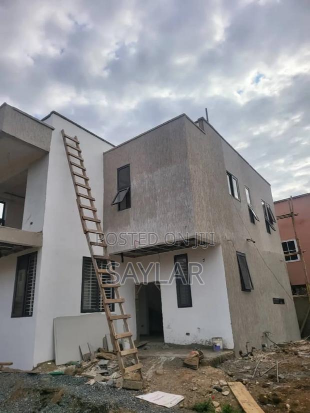 Furnished 4bdrm Duplex in Enjoy Estates, Tema Metropolitan for sale · Photo 8