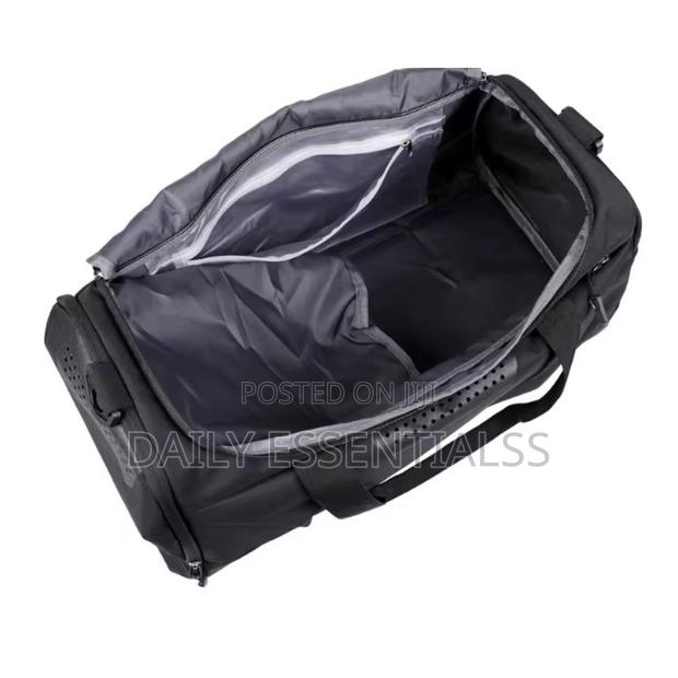 Compact Sports Bag – Perfect for Gym Outdoor Activities · Photo 2