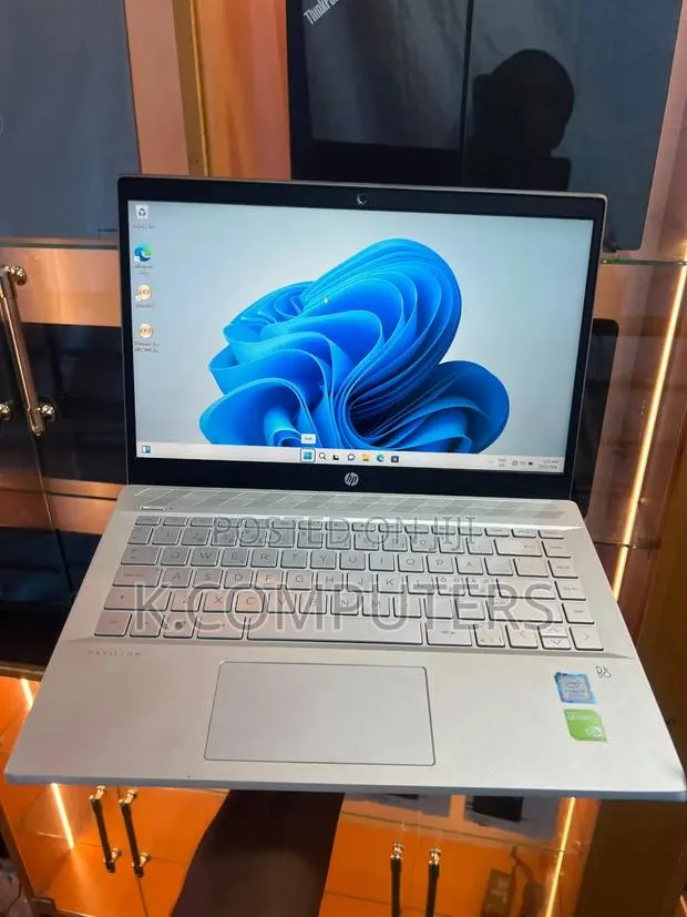 Laptop HP Pavilion 14-ce1000 8GB Intel Core i5 SSD 256GB · Photo 1