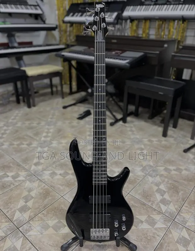 Ibanez Gio GSR205 Black Bass Guitar · Photo 1