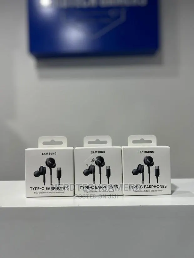Samsung Type C Earphones · Photo 1