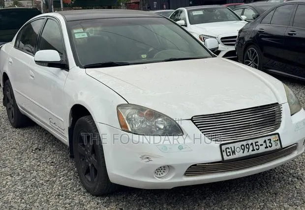 Nissan Altima 2.5 S Sedan 2011 White · Photo 1