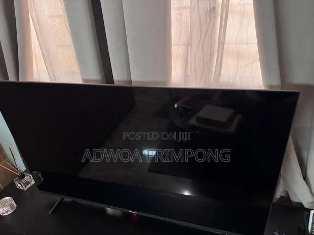 Hisense TV 43inches · Photo 1