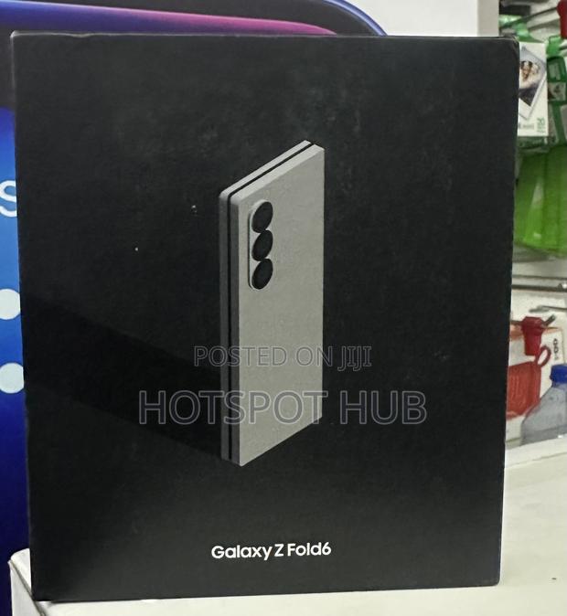 New Samsung Galaxy Z Fold6 256 GB Silver · Photo 1
