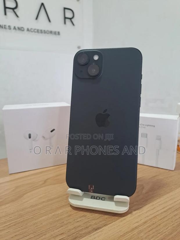 Apple iPhone 15 128 GB Black · Photo 2