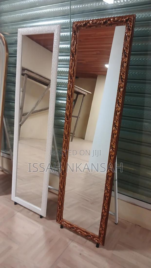Standing Mirror · Photo 1
