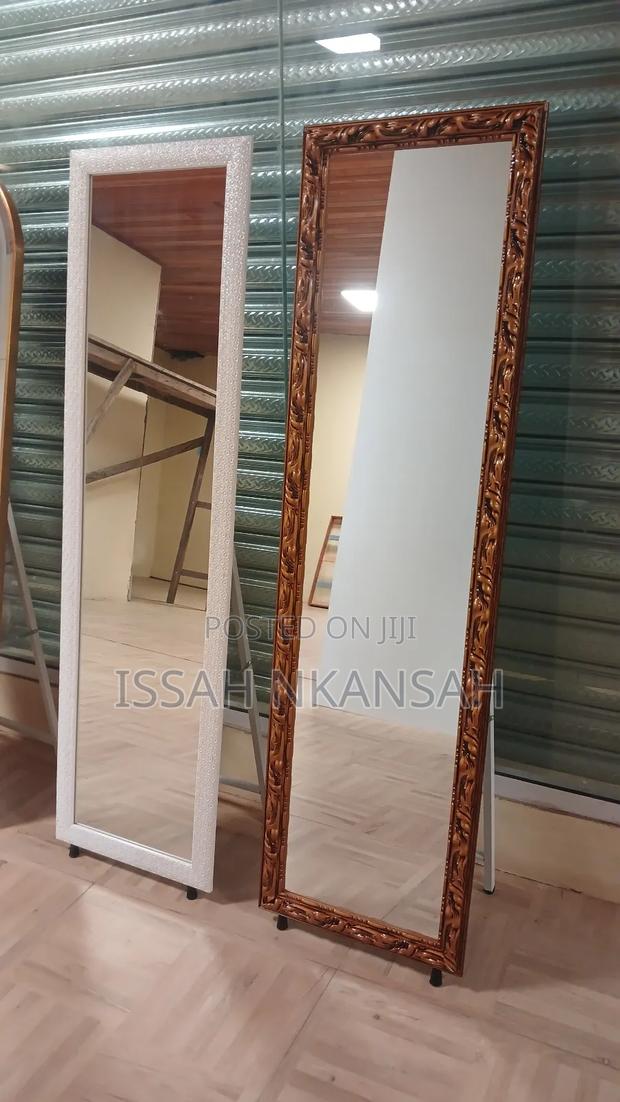 Standing Mirror · Photo 2