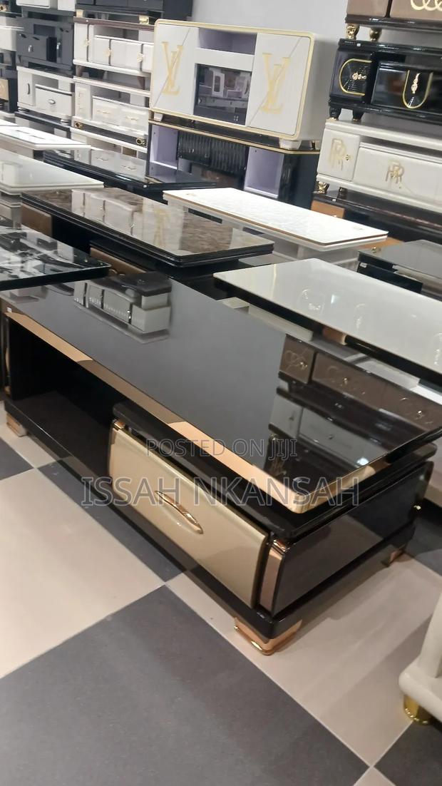 Centre Table · Photo 3