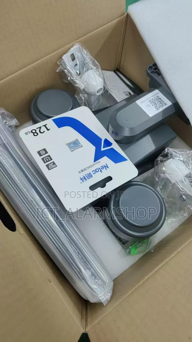 Dual Solar Power Panel Ptz 4lens · Photo 4