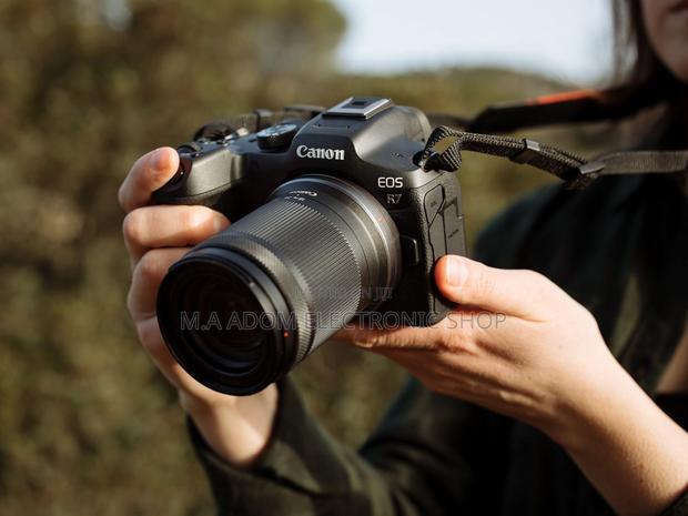 Canon Eos R7 Mirrorless Camera With Rf-S 18-150mm · Photo 1