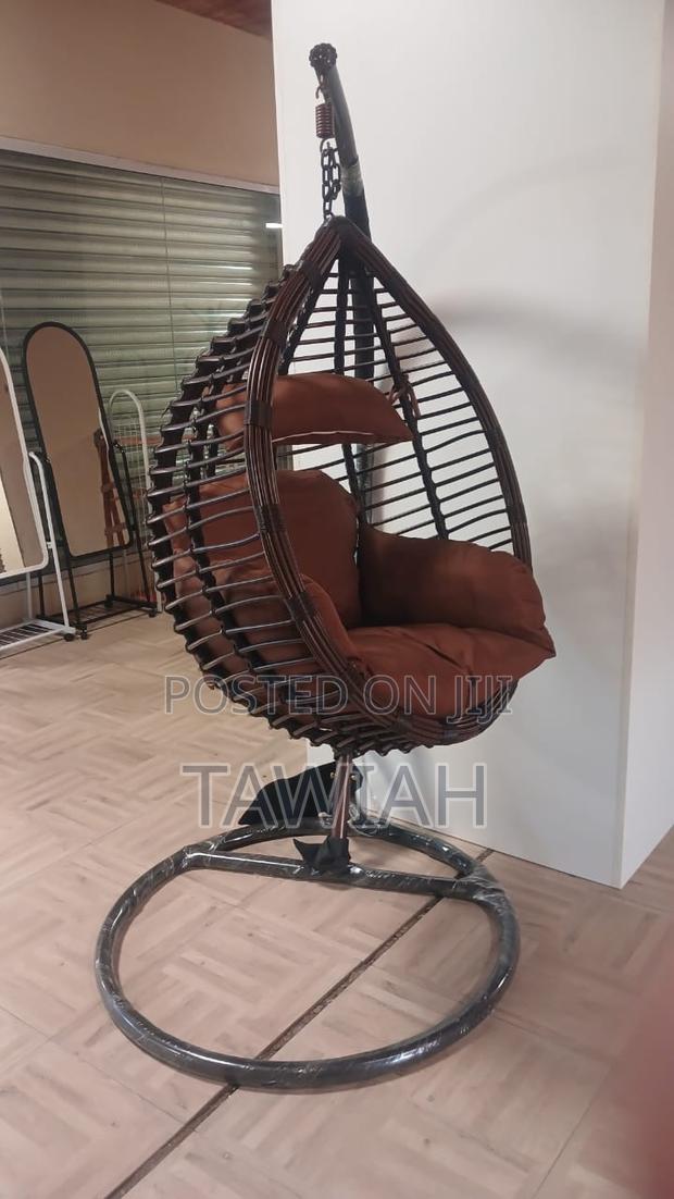 Outdoor Hanging Swing Chair · Photo 4