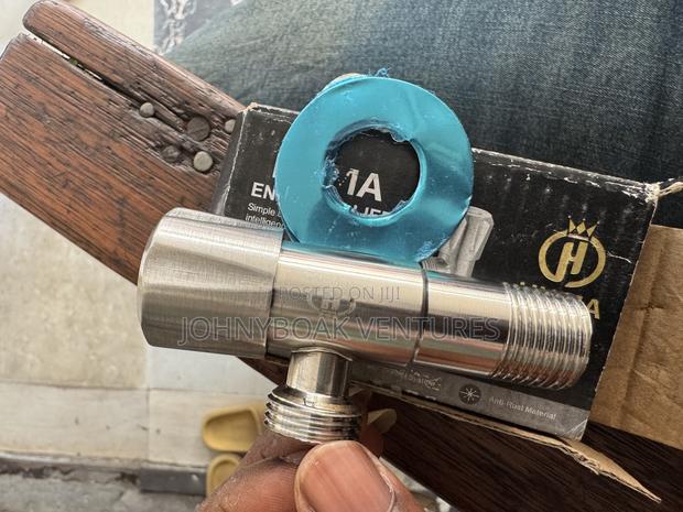 Angle Valve · Photo 1