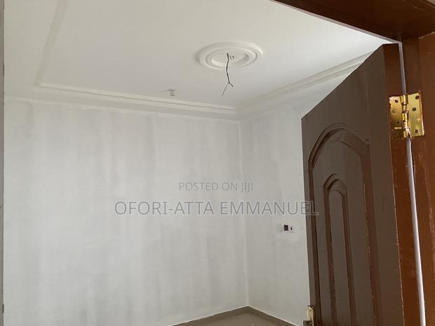 1bdrm Room & Parlour in Pokuasi Amanfrom, Pokuase for rent · Photo 5
