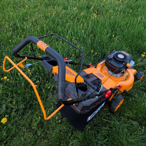 4 Horsepower 4-Stroke Hand Push Gasoline Lawn Mower - Glm141181 · Photo 2