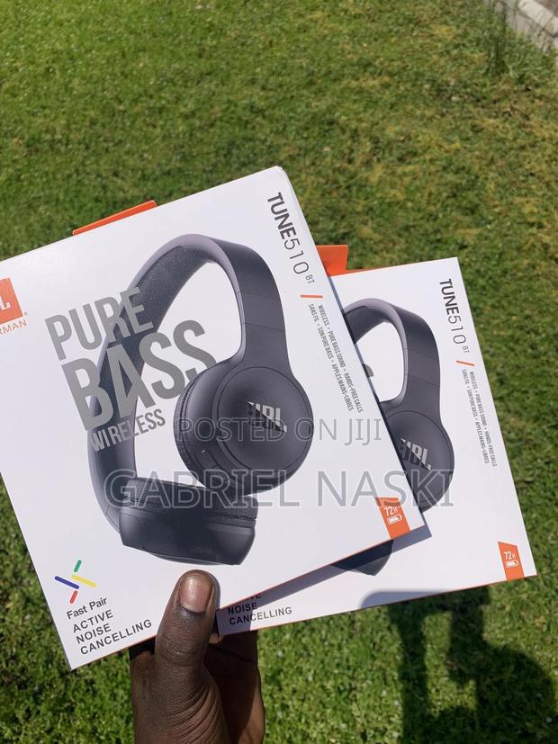 Enjoy With Bluetooth Headphones JBL Tune 510 · Photo 1