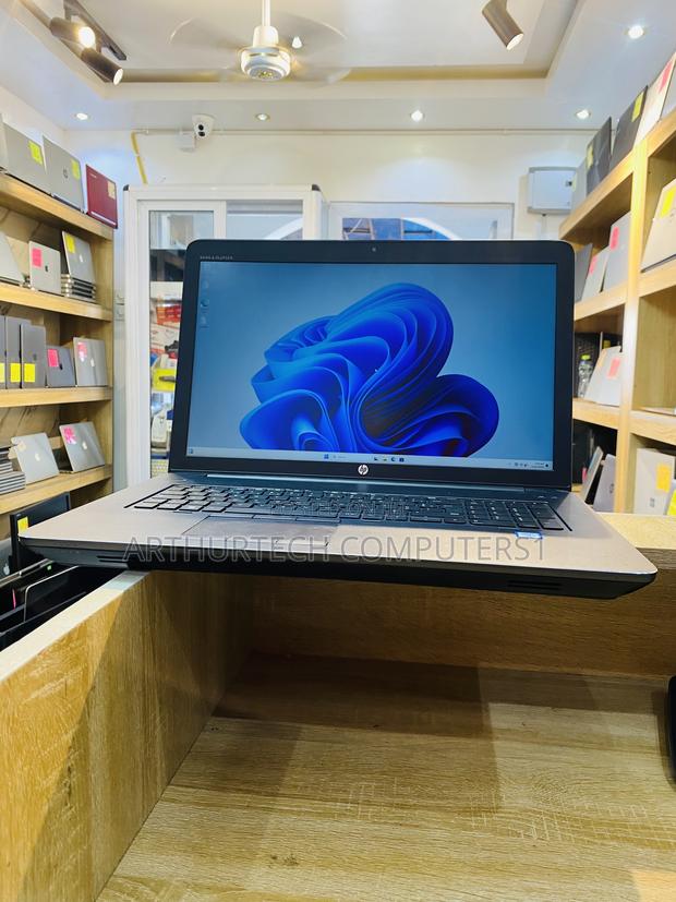 Laptop HP ZBook 17 G3 16GB Intel Core I5 SSD 512GB · Photo 1