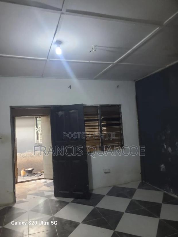 1bdrm Room & Parlour in Paradise Estates, Pillar 2 for rent · Photo 6