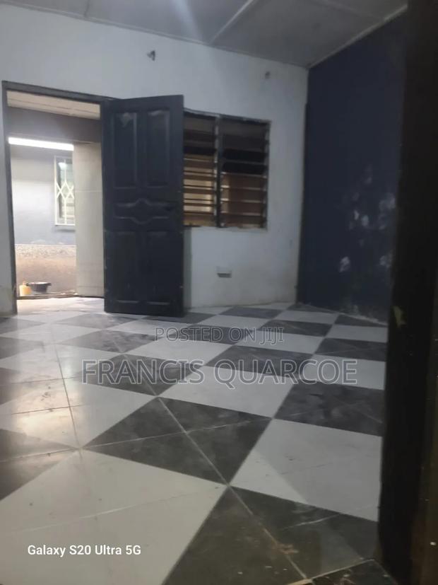 1bdrm Room & Parlour in Paradise Estates, Pillar 2 for rent · Photo 8