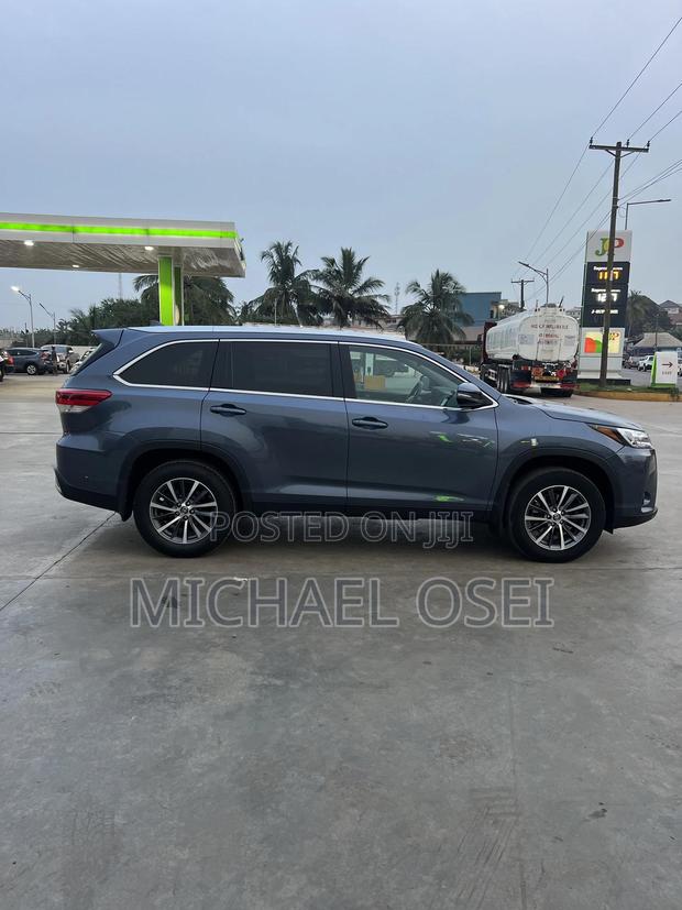 Toyota Highlander XLE 2019 Gray · Photo 8
