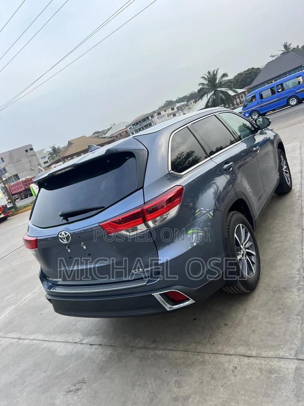 Toyota Highlander XLE 2019 Gray · Photo 7