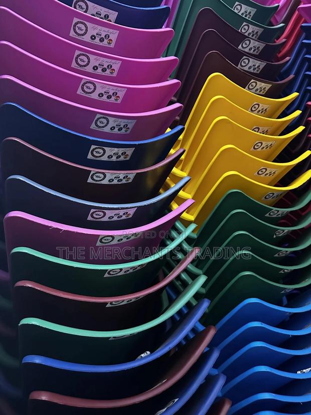 Plastic Chairs With Metal Legs · Photo 6