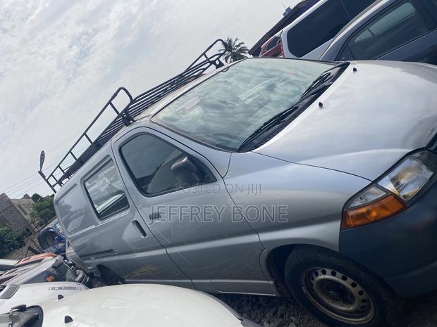 Toyota HiAce 2008 Silver · Photo 1