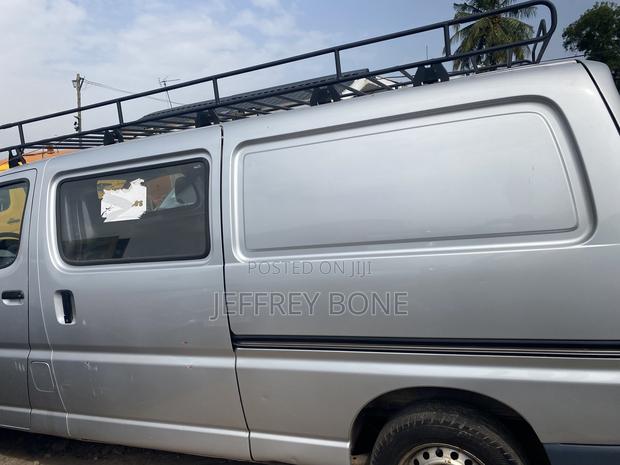Toyota HiAce 2008 Silver · Photo 2