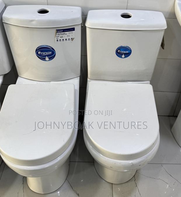 Francia Slim Tank Water Closet · Photo 1