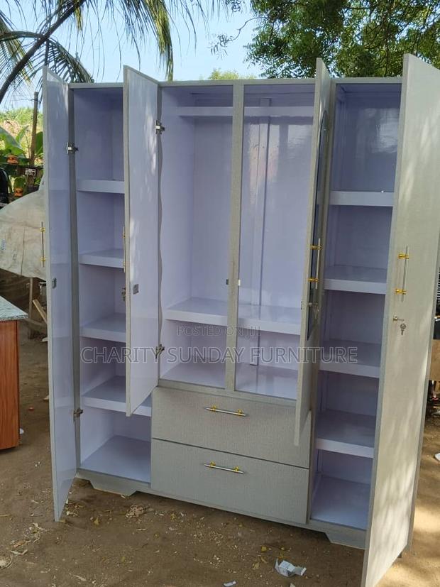 Executive Wardrobe · Photo 1