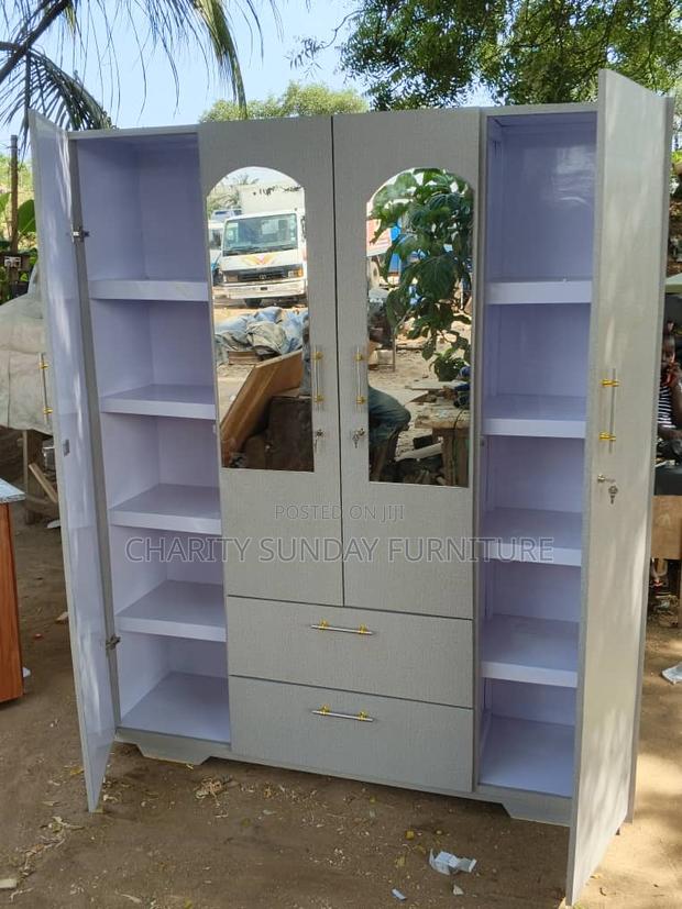 Executive Wardrobe · Photo 3