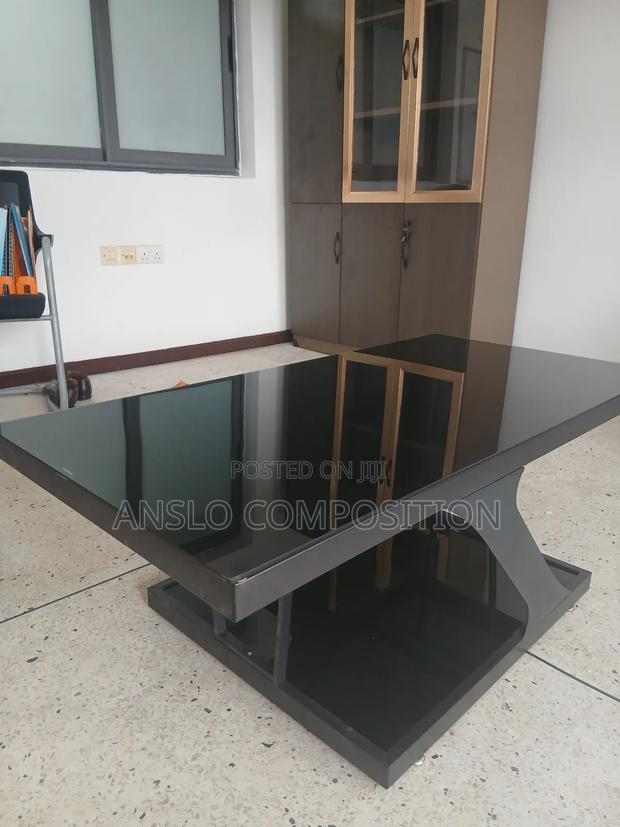 Black Centre Table · Photo 1