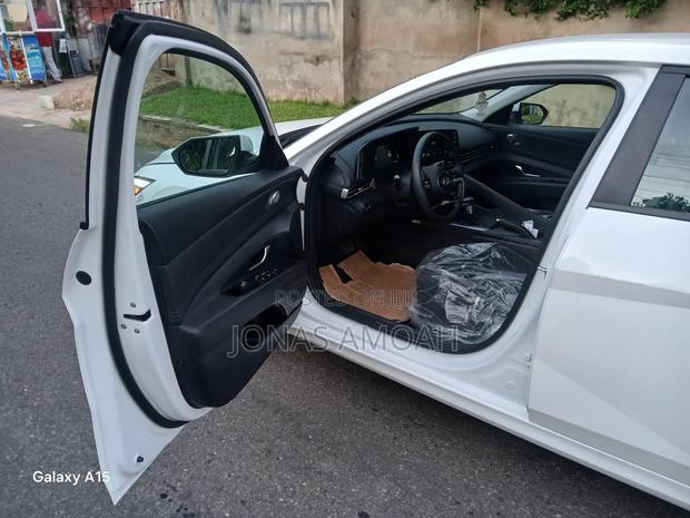 Hyundai Elantra SE IVT 2025 White · Photo 5