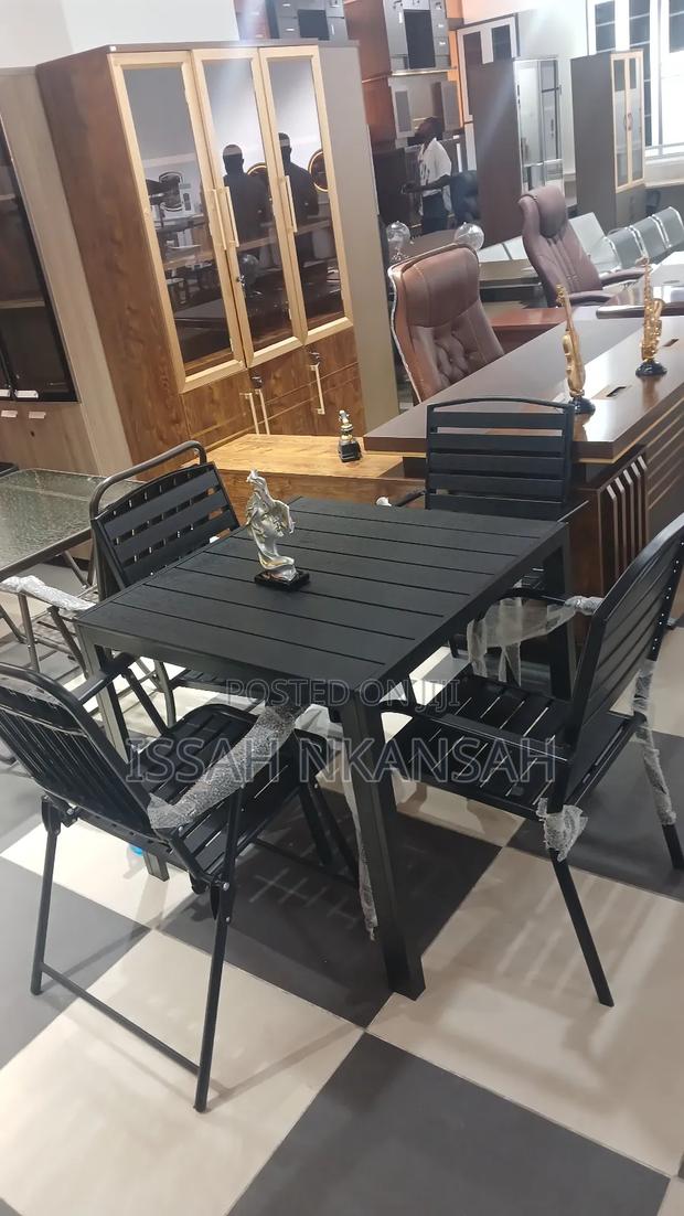 Foldable Table and Chairs · Photo 1