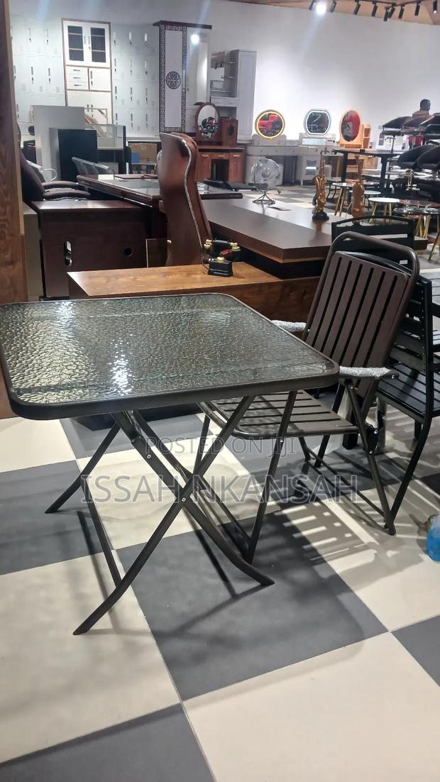 Glass Table and Chair · Photo 1