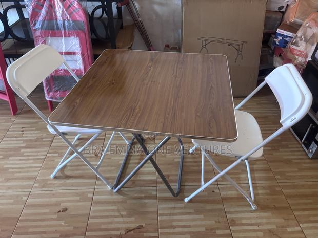 Wooden Foldable Table With 2 Folding Chairs · Photo 1