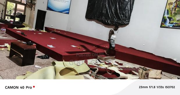 Red Wine Carpet · Photo 2