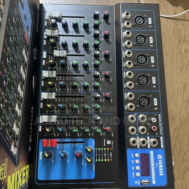 Yamaha F7 7-Channel Mixer · Photo 2