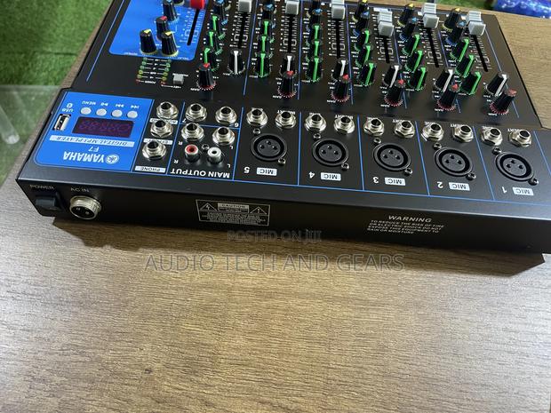 Yamaha F7 7-Channel Mixer · Photo 4