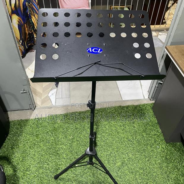 Acl Music/Bible Stand · Photo 1