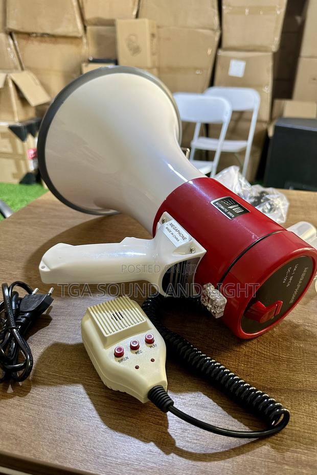 Rechargeable Megaphone With Detachable Microphone · Photo 2