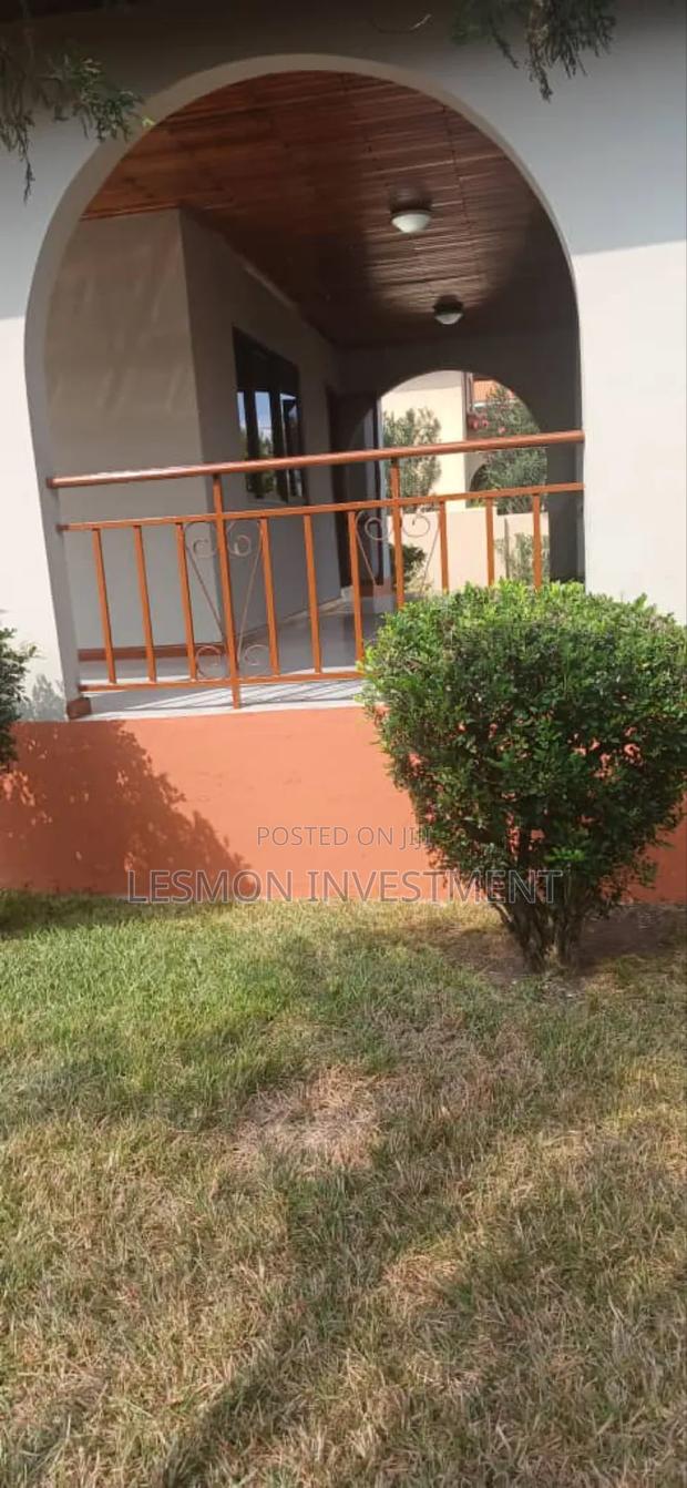 4bdrm Duplex in Spintex for rent · Photo 4