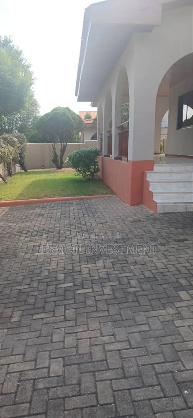 4bdrm Duplex in Spintex for rent · Photo 1