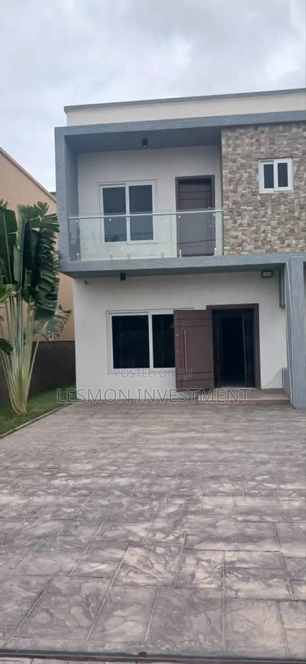 3bdrm Duplex in Spintex for sale · Photo 1