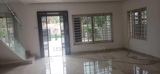 3bdrm Duplex in Spintex for sale · Photo 3