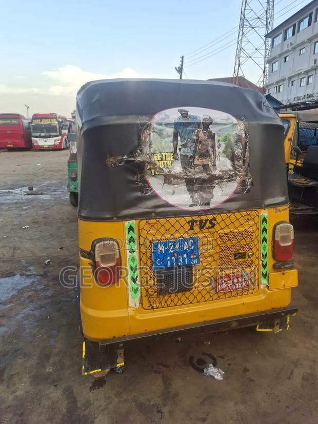 TVS King Deluxe Plus iTouch Start 2024 Yellow · Photo 3