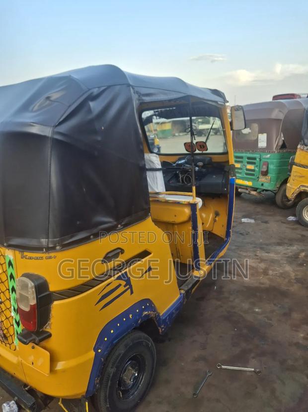 TVS King Deluxe Plus iTouch Start 2024 Yellow · Photo 4