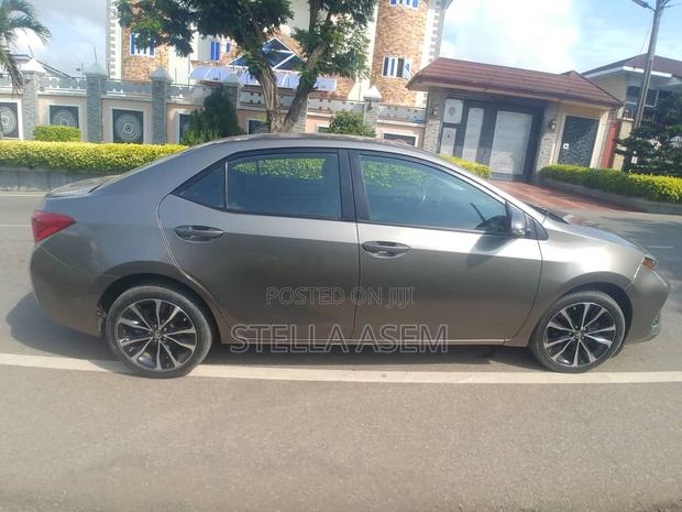 Toyota Corolla 2019 Gray · Photo 5