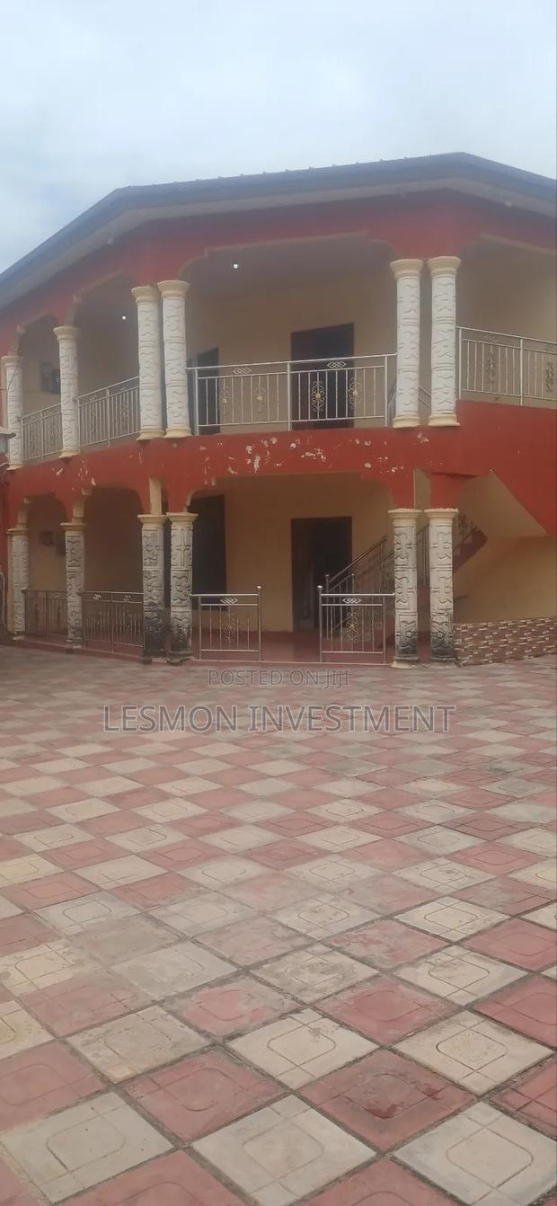 8bdrm Duplex in Sakumono for sale · Photo 1