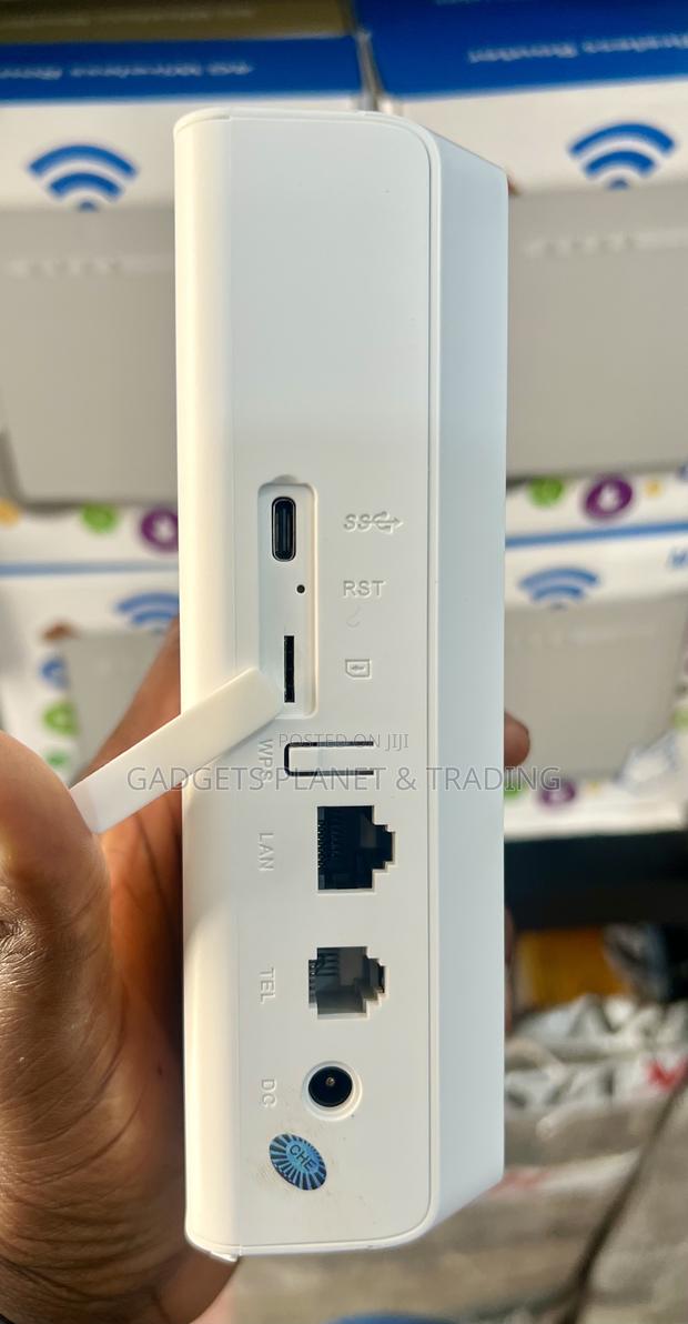 ZLT X100m Pro 5g Universal Router With Power Bank - 3000mbps · Photo 3
